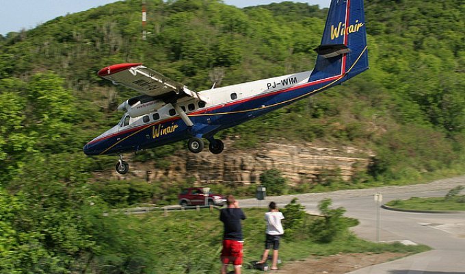 Самолеты при посадке в Гваделупе