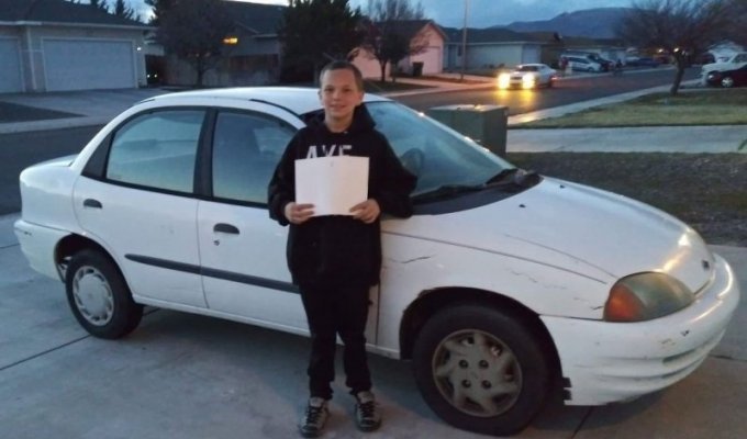13-летний мальчик из Невады обменял свой Xbox на автомобиль и подарил его маме (2 фото + 1 видео)