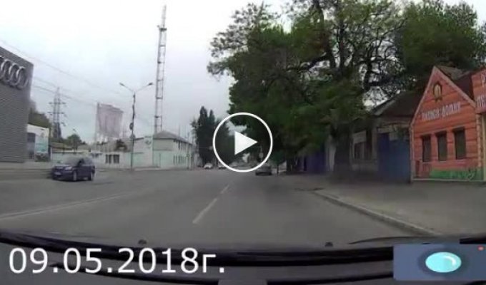 В Ростове кабриолет сбил девушку на зебре