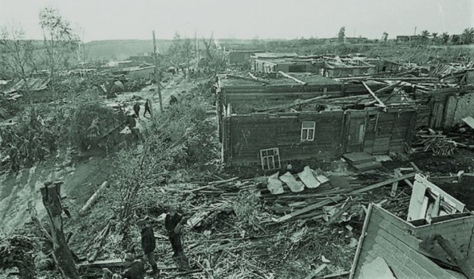 Торнадо по-советски (21 фото)