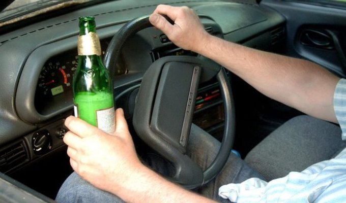 Пьяных водителей будут лишать водительских прав на 10 лет (текст)