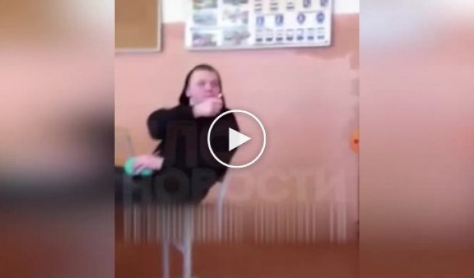 Школьник из Псковской области ударил учительницу