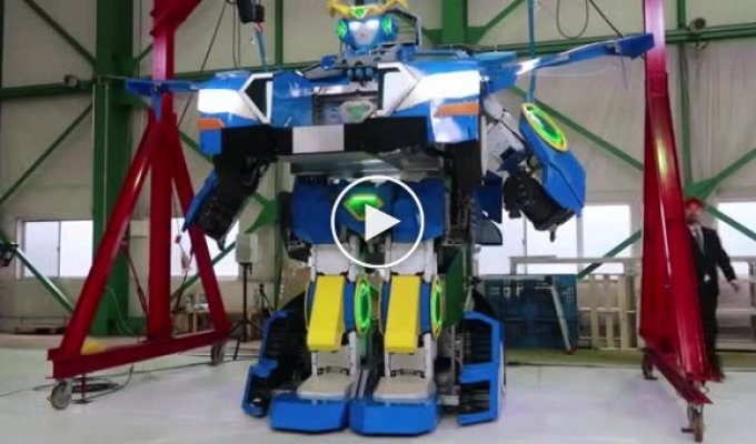 Уникальный робот-трансформер из Японии