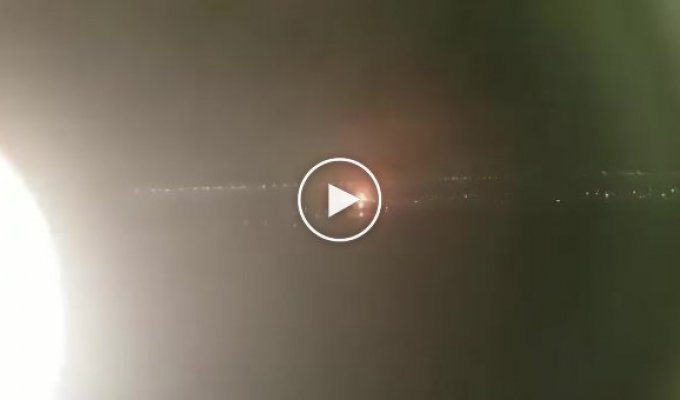 Пассажирский Boeing загорелся после посадки в Сочи