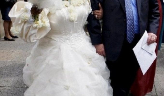Самая пирсингованная женщина в мире вышла замуж (2 фото)