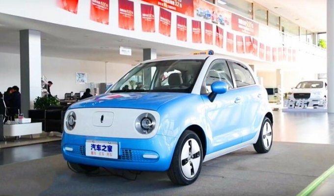 Китайцы сделали электромобиль дешевле LADA (4 фото)
