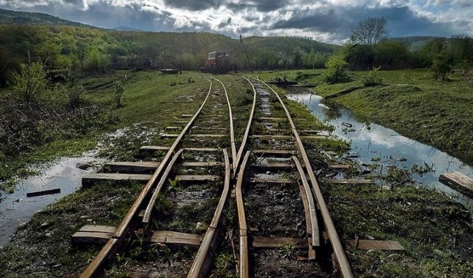 Романтика и реальность заповедных железных дорог (15 фото)