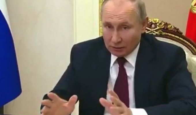 Владимир Путин подписал закон, который позволит ему остаться еще на два срока