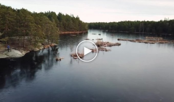 Шведский фотограф Хенрик Трюгг записал видео во время катания по замёрзшему озеру