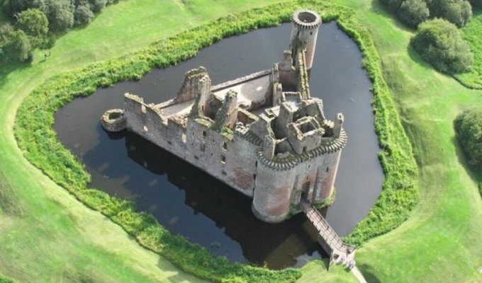 Замки Англии : Керлаверок (Caerlaverock Castle) (31 фото)