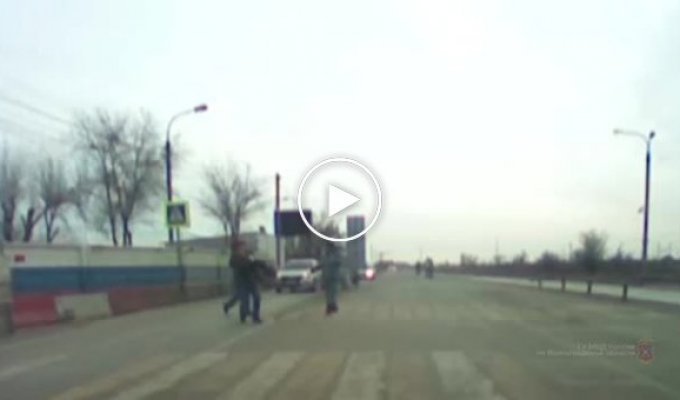 Видео спасения ребенка сотрудниками полиции