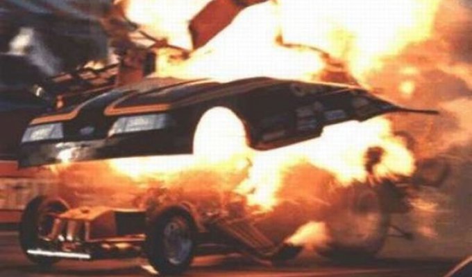 Взрывы и автомобили (20 фото)
