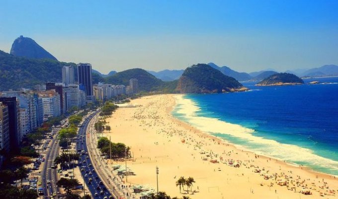 Пляж Копакабана. Визитная карточка Рио-де-Жанейро ... (20 фото)