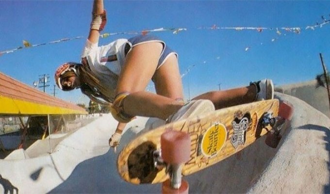 Самая сексуальная скейтбордистка из 70-ых (20 фото + 1 видео)