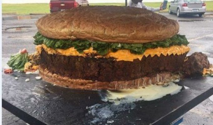 Самый большой гамбургер в мире, который можно заказать (5 фото)