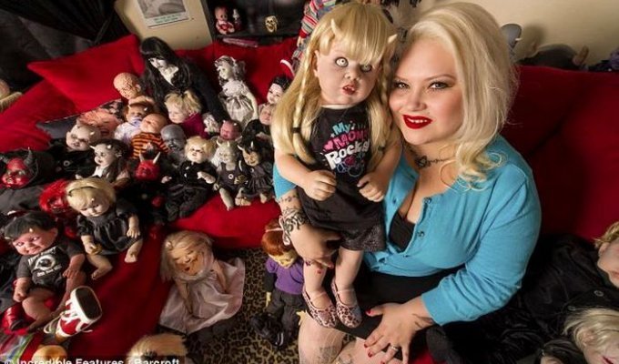 Коллекция страшных кукол (7 фото)