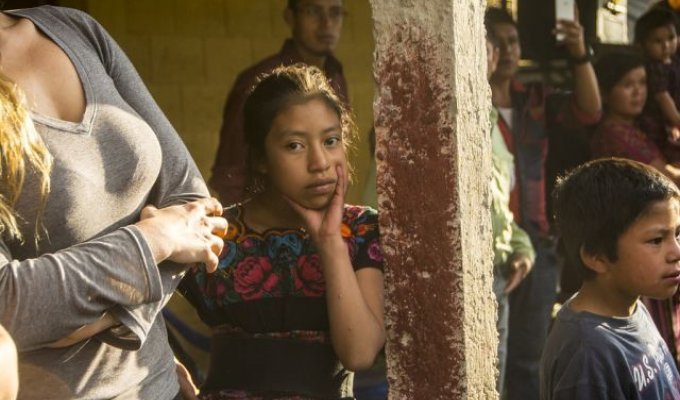 Как обычный человек стал Богом для сельских жителей Гватемалы (10 фото)