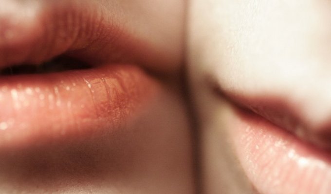 Чем опасны ласки: 6 болезней, которые передаются во время поцелуя (7 фото)