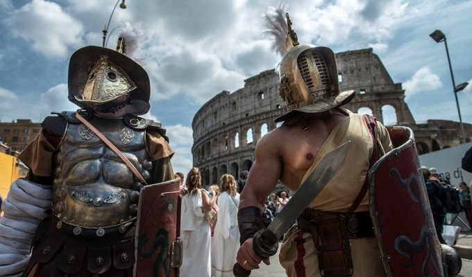 Гладиаторские бои в Древнем Риме (22 фото)