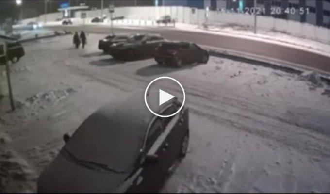 В Казани пьяный водитель снес двух пешеходов