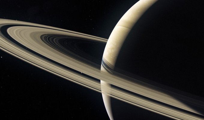 В мире хрупкого равновесия гравитации: кольца Сатурна (17 фото)