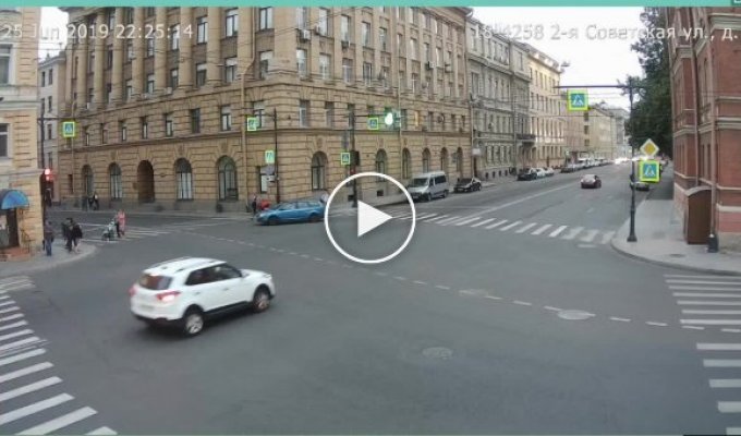 В центре Петербурга пострадала мотоциклистка