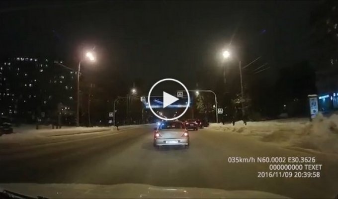 Водитель Volvo сбил пожилого пешехода Санкт-Петербурге