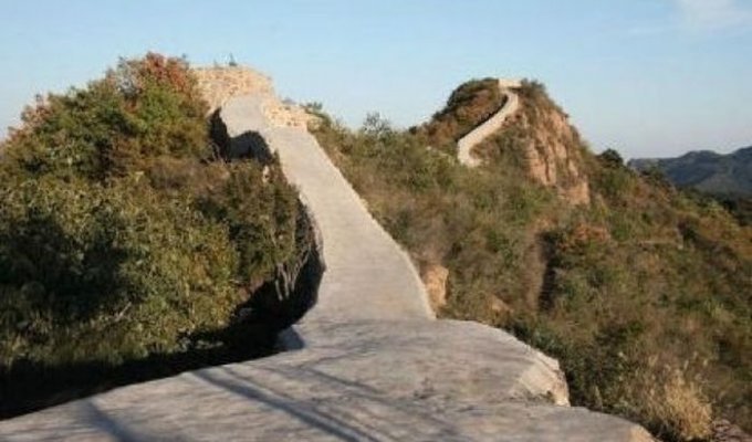 Участок Великой Китайской стены залили бетоном (8 фото)