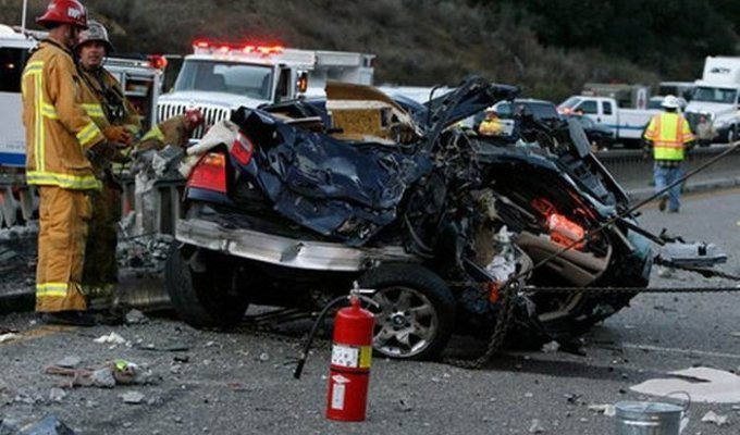 Страшная авария на шоссе 101 в Калифорнии (8 фото + видео)