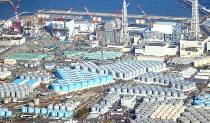 Япония на днях начнёт сброс воды с АЭС "Фукусима-1" (3 фото)