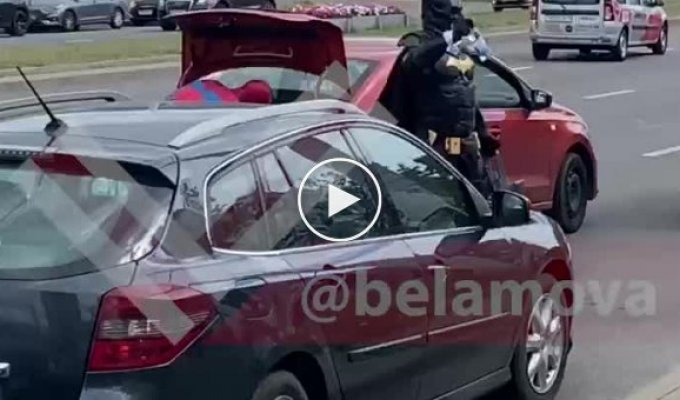 Человек-паук и Бэтмен пришли на помощь белорусским протестующим