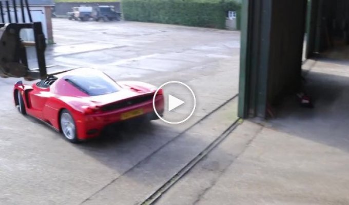 Прокатимся на Ferrari Enzo?