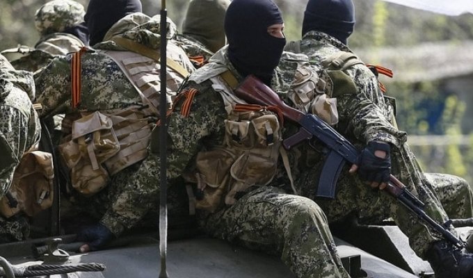 Украинские военные уничтожили камаз террористов, ехавших на ротацию