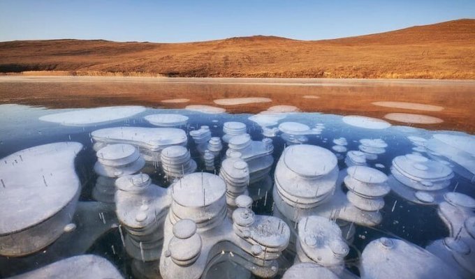 Метановые пузыри на Байкале: откуда они взялись и почему опасны? (4 фото)