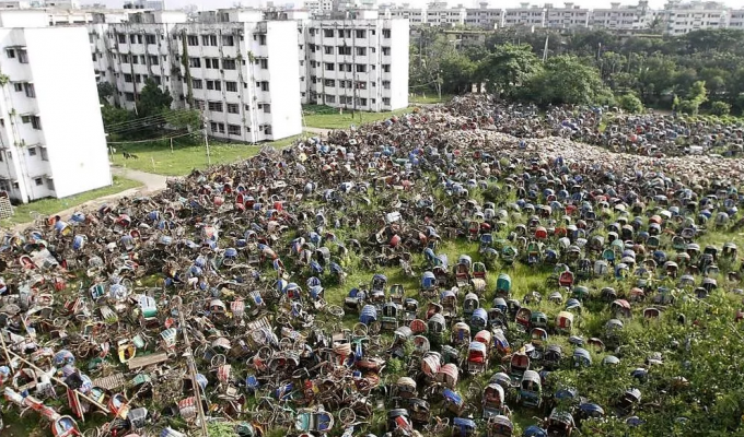 Дакка - город, в котором негде хоронить своих родственников (7 фото)