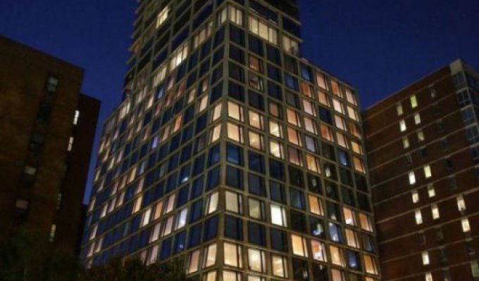 Новый отель Нью-Йорка возмутил жильцов дома напротив (4 фото)