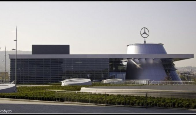 Музей Mercedes-Benz в Штутгарте (40 фото)