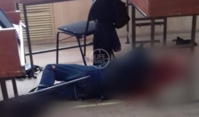 В Благовещенске студент Данил Засорин открыл огонь по однокурскникам и застрелился (5 фото + 3 видео)