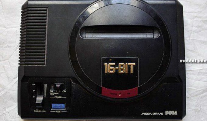 Sega Mega Drive превращается... в док-станцию для iPhone (8 фото)