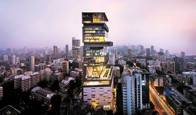 Почему в 27-этажном небоскребе живет всего 6 человек (16 фото)