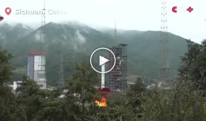 Китай вывел на орбиту тестовую версию спутника-уборщика