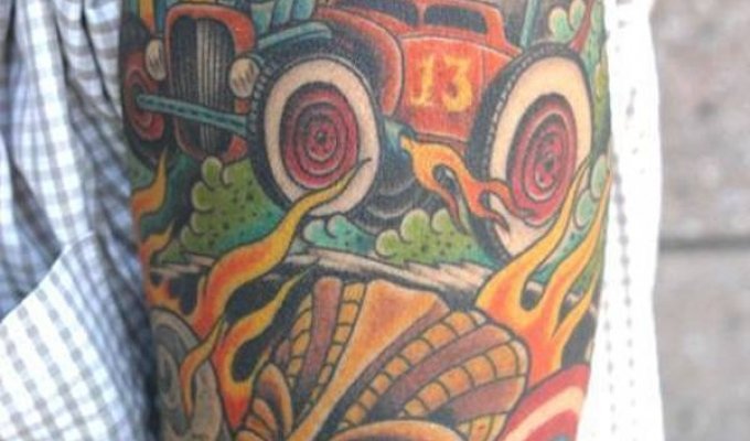 Татуировки на автомобильную тему (23 фото)