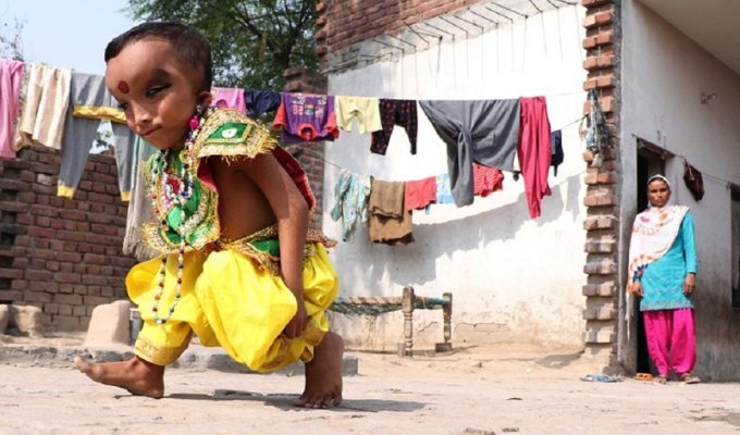 6-летний мальчик из Джаландхара, которого считают реинкарнацией индийского бога Ганеша (15 фото + 1 видео)