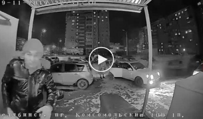 В Челябинске произошла битва человека с домофоном