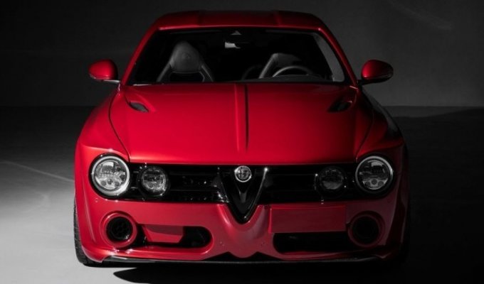 Alfa Romeo Giulia Quadrifoglio получила причудливый ретро-дизайн (14 фото)