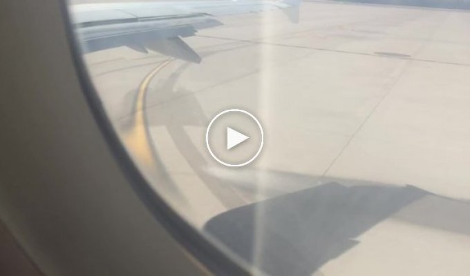 В аэропорту Антальи сняли самолет с вытекающим топливом