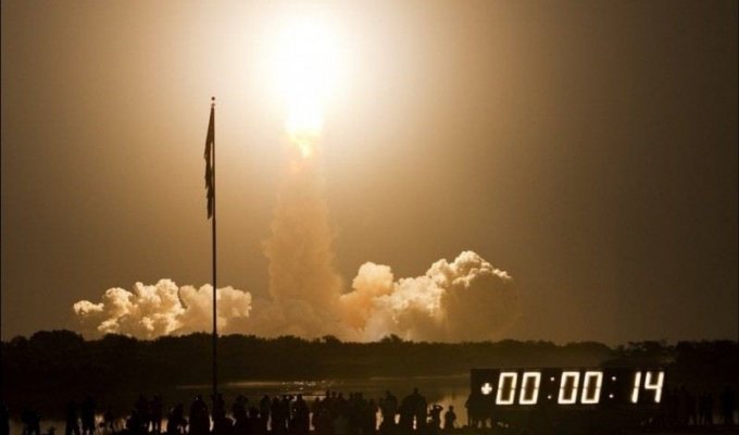 Запуск корабля “Discovery” к МКС (25 фото)