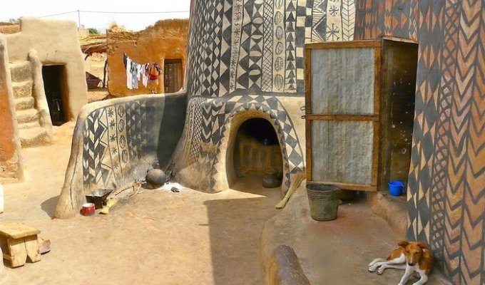 Африканская деревня Тьебель (9 фото)