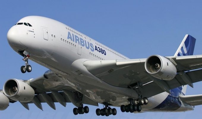 Внутри летающего гиганта Airbus A380 (32 фото)