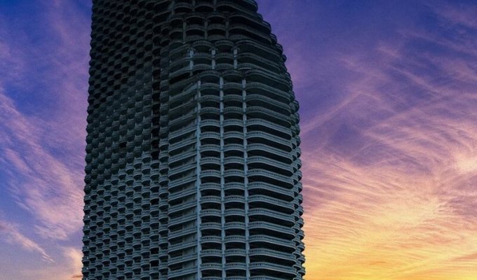 10 заброшенных небоскребов и башен мира для любителей экстрима (12 фото)